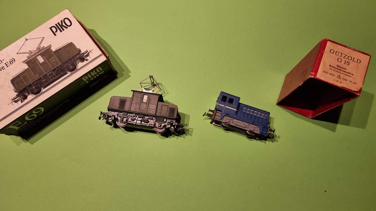 E 69 + Dieselkleinlok